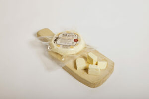 Cheese Julči - fresh cheese in brine