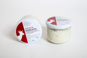 Honey goat's cottage cheese