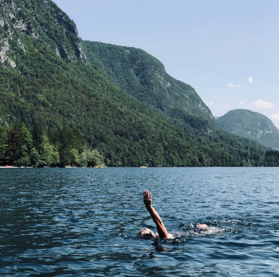 plavanje-v-bohinjskem-jezeru---uska-golob---2021small